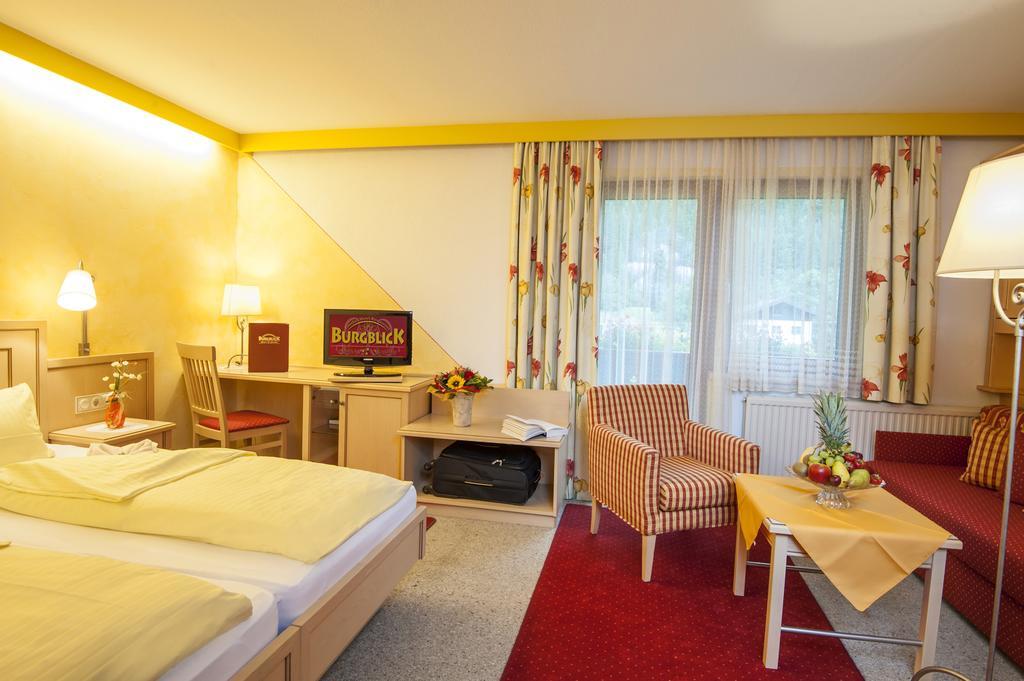 Hotel-Restaurant Burgblick Дорфгаштайн Экстерьер фото
