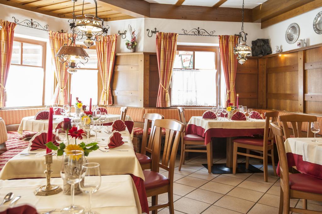 Hotel-Restaurant Burgblick Дорфгаштайн Экстерьер фото